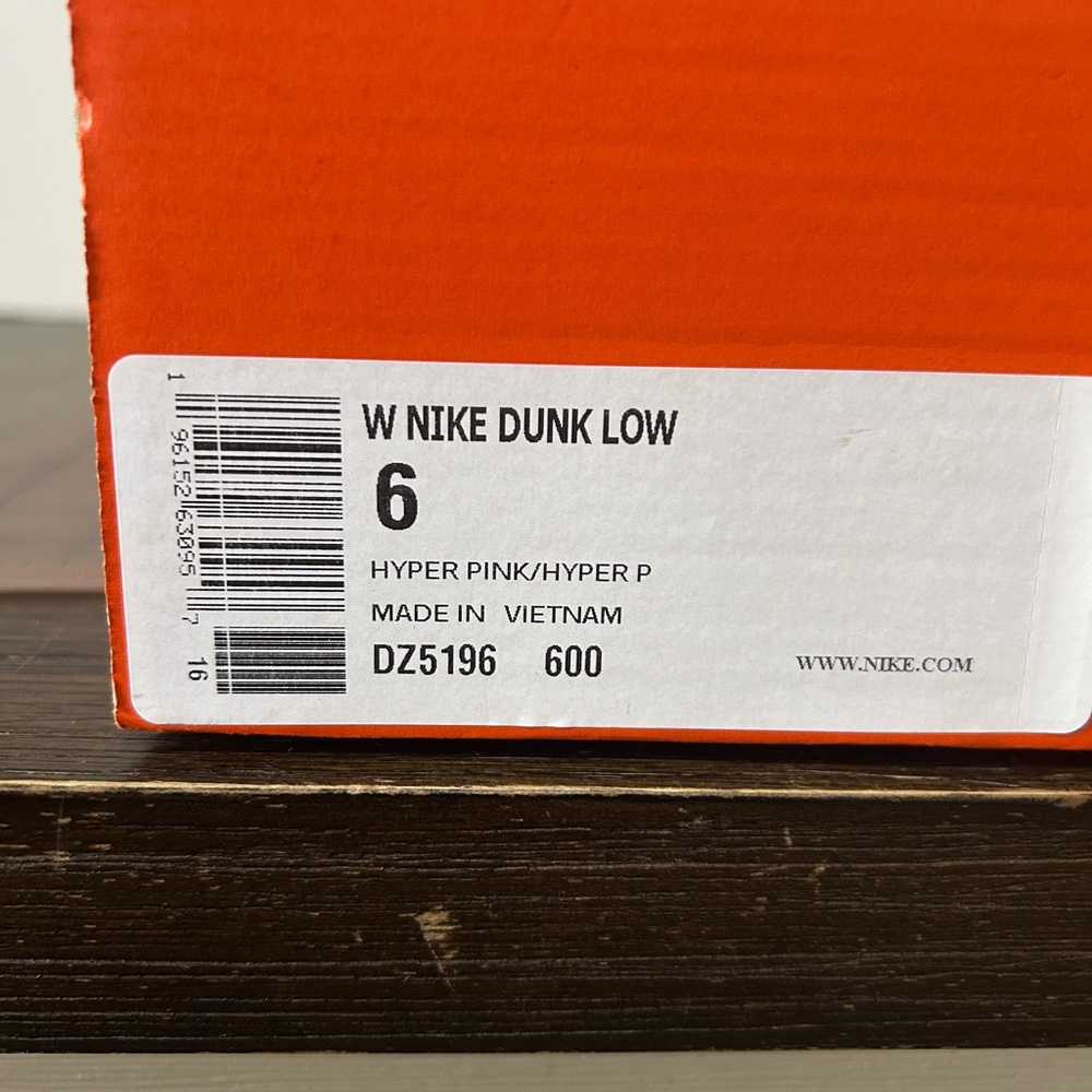 Nike Dunk Low ‘Hyper Pink’ Womens - Picture 6 of 6